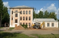 The remains of 900 soldiers lie under a school and its playingfields in Idriza, 500 km south of St.Petersburg.